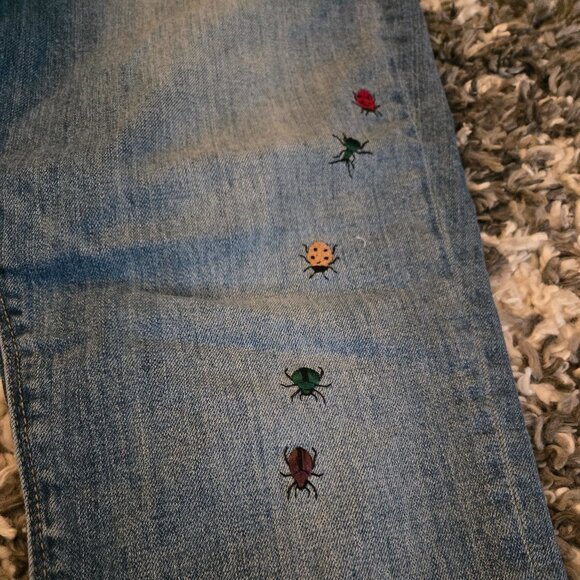 Lucky Brand Embroidered Insect Bug Jeans Size 10/30 Mid-Rise Straight Skinny Y2K - Picture 2 of 3